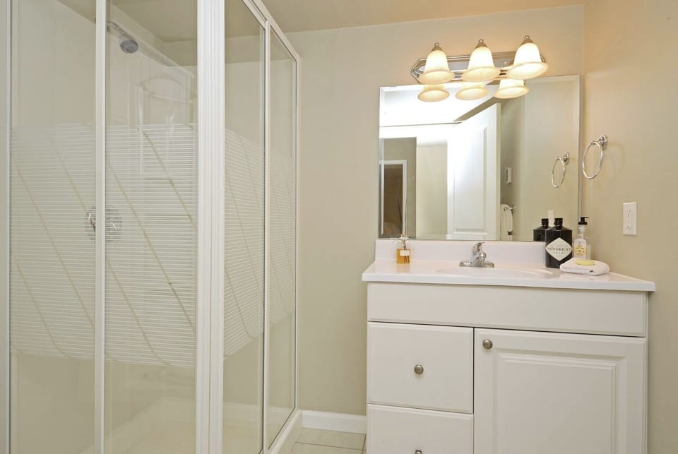 Complimentary toiletries and heated floor in the bathroom