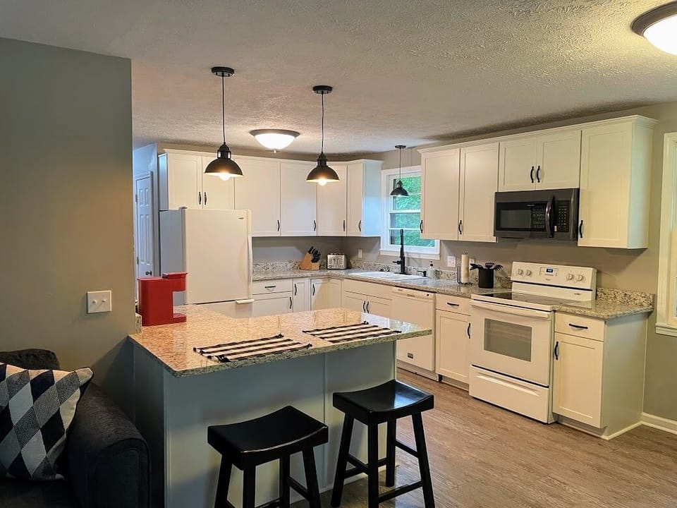 Newly remolded and fully stocked kitchen