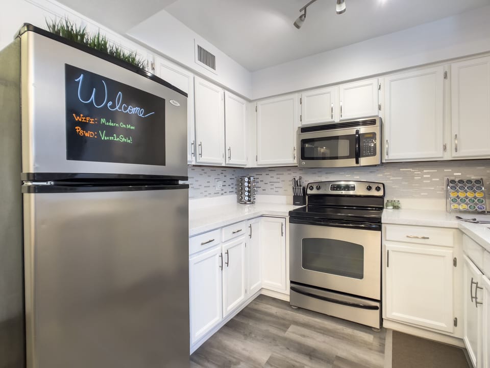 Plenty of awesome kitchen amenities and modern cooking appliances. 