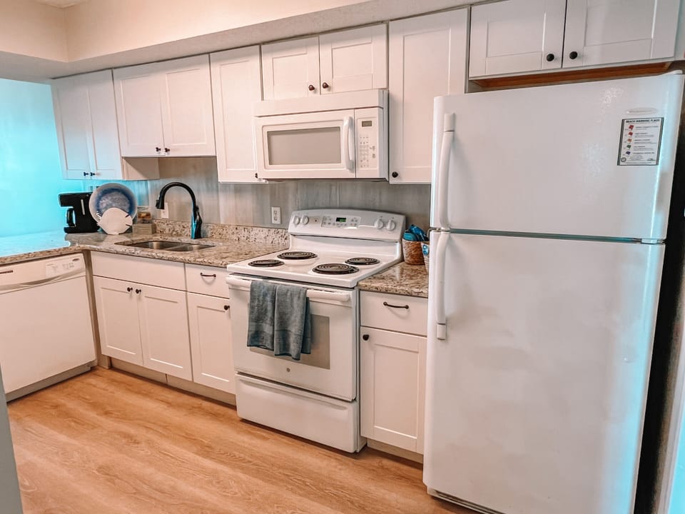From breakfast to dinner & everything in between, our kitchen has you covered.