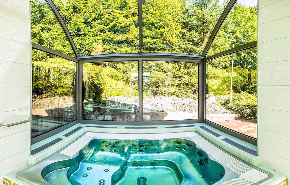 hot-tub