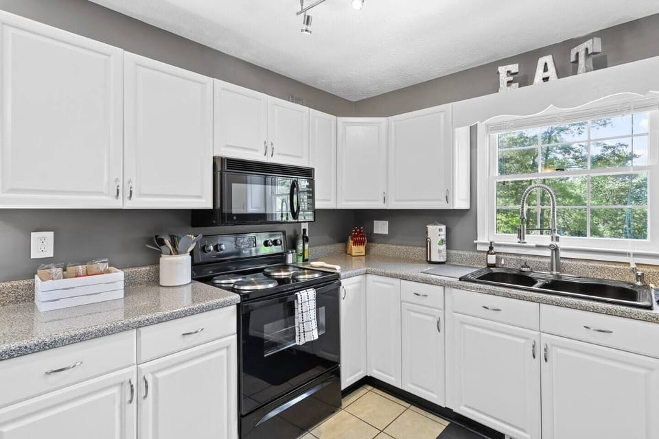 Fully Stocked Kitchen