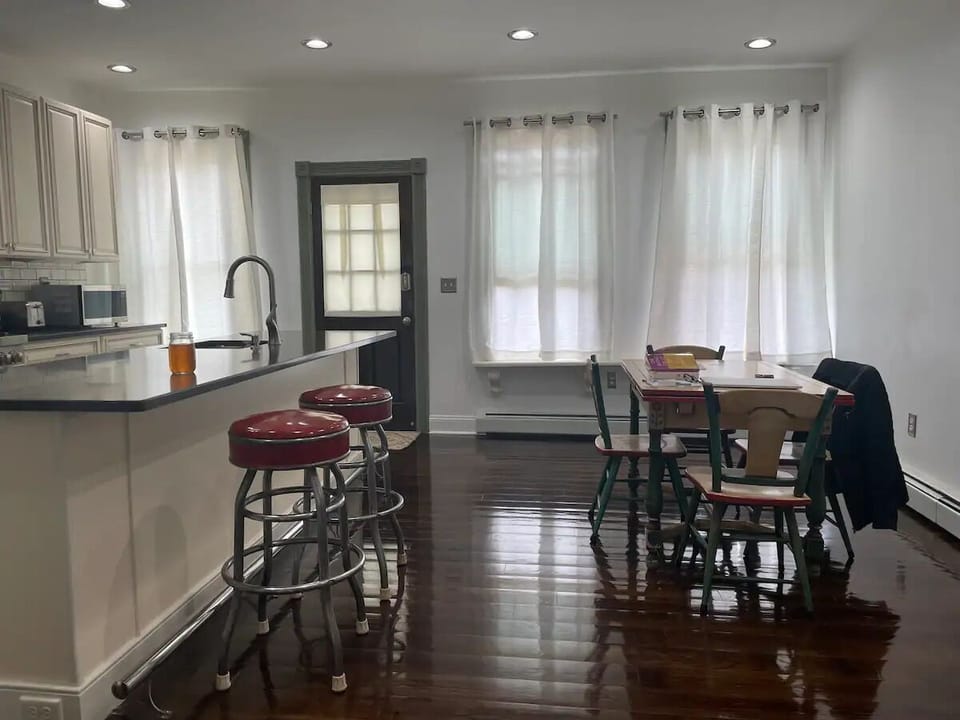 Kitchen/Kitchen Island