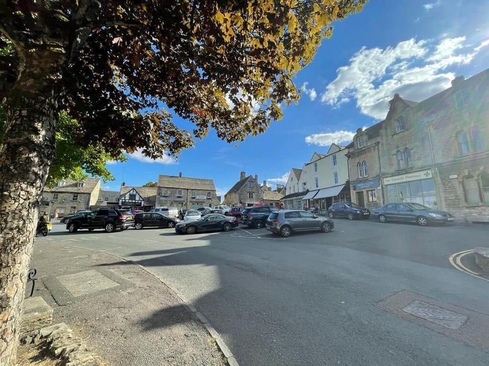 Northleach market square