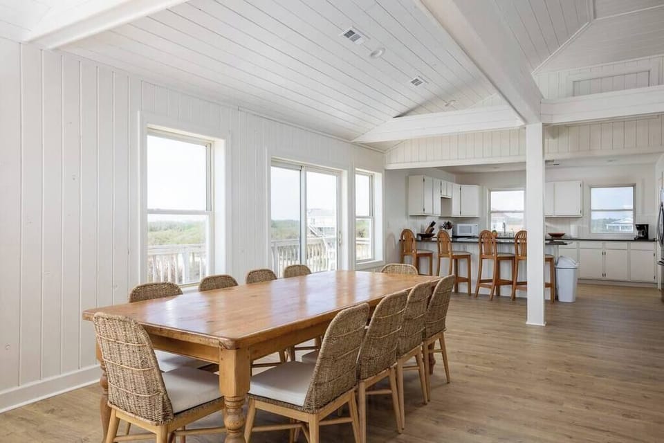 Dining Table (Seats 10) w/ Deck Access