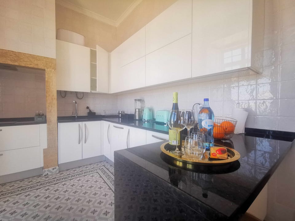 Kitchen or kitchenette,Food and drinks