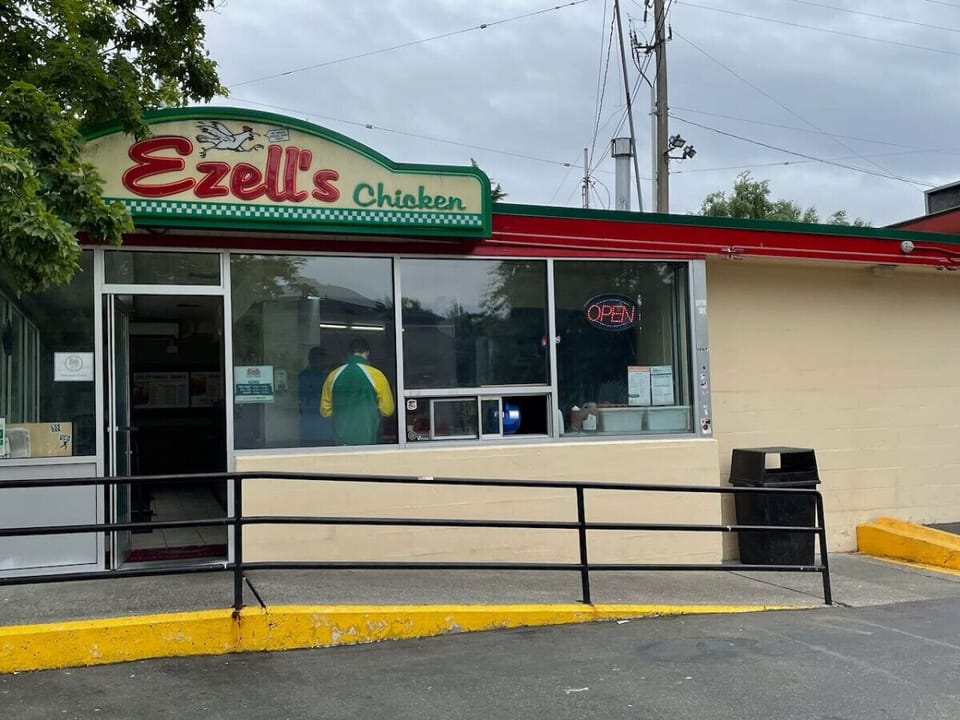 Oprah`s favorite fried chicken Ezell`s