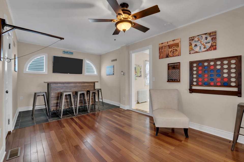 Game Room (1)