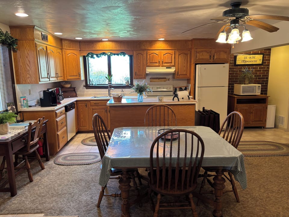 Dining Room/Kitchen