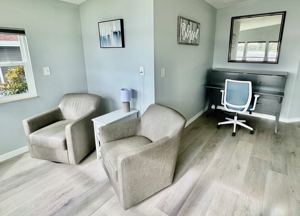 Sitting Area & Desk with Murphy Bed