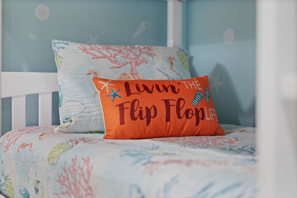 Sterling Breeze 204 - Bunk Closeup