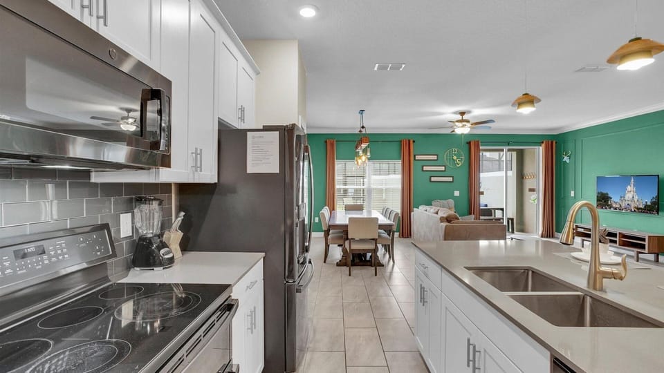 Kitchen (Angle 2)