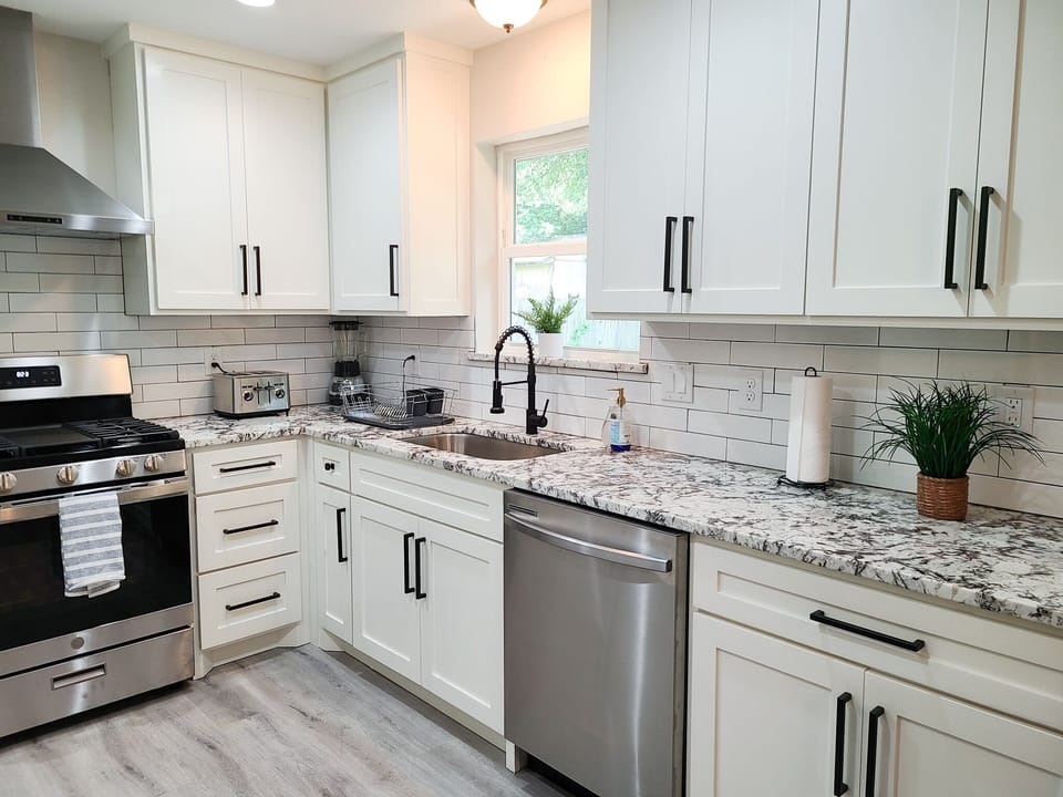 Fully equipped kitchen. 