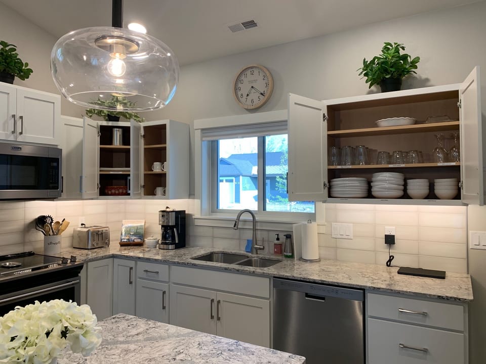 Kitchen, fully stocked
