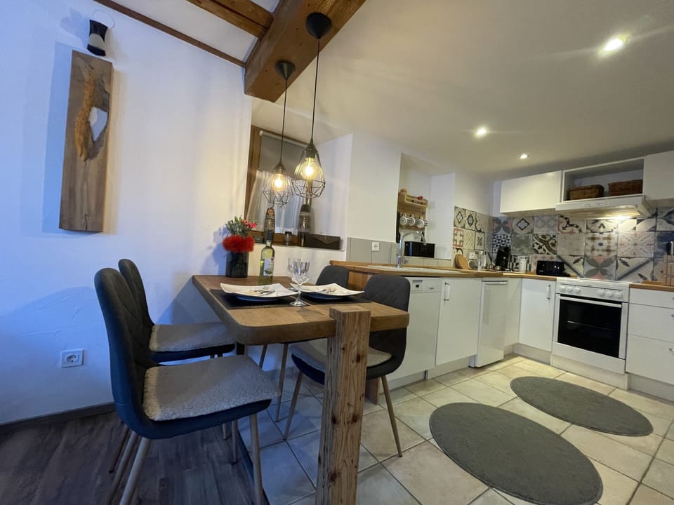 Kitchen / Dining Room