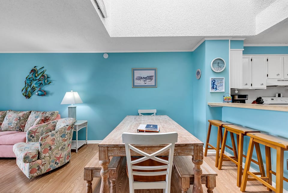 Beautiful condo steps from the ocean! Aug 2nd - 27th is avaiable! Apartment in North Myrtle Beach