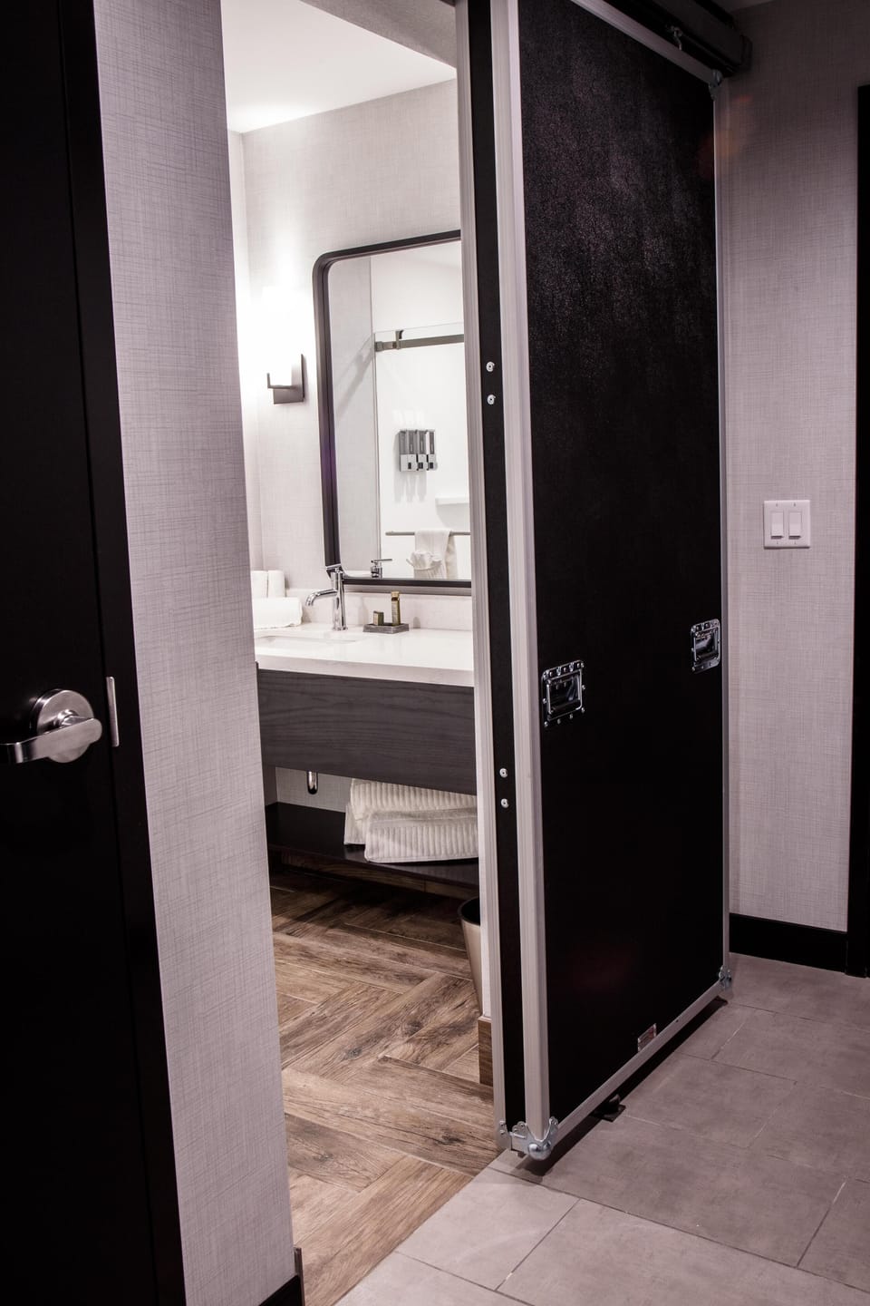 Gold King Suite Bathroom 5