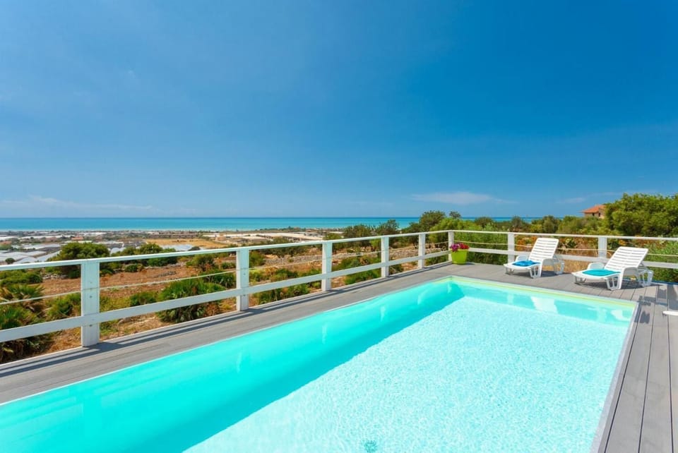 Private pool and terrace