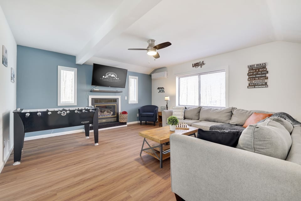 Gather 'round in the living rm & enjoy unforgettable moments with fam & friends