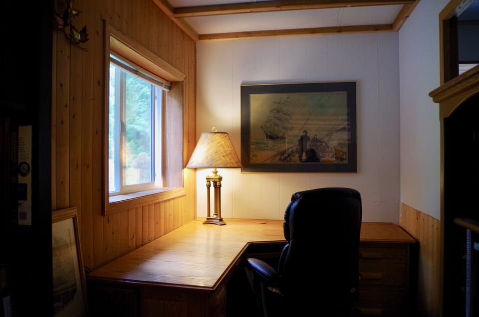 Desk area for those who need to work while travelling.