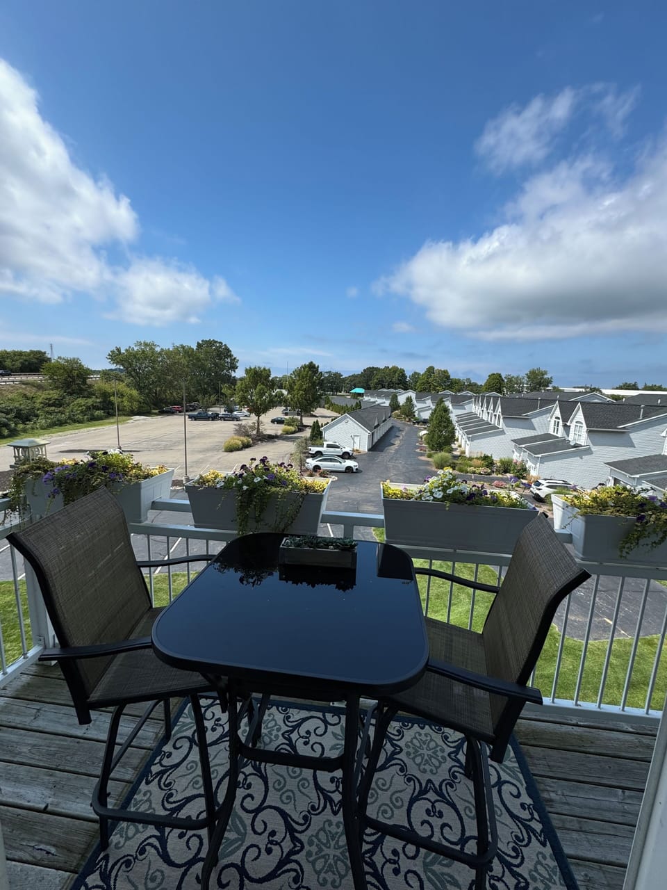 Cozy deck 