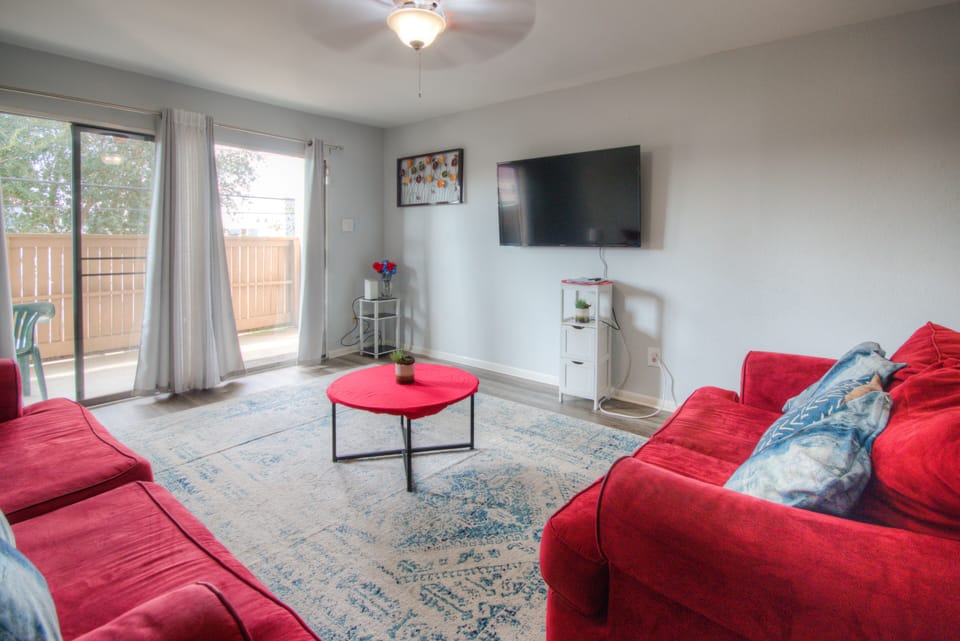 Spacious living room