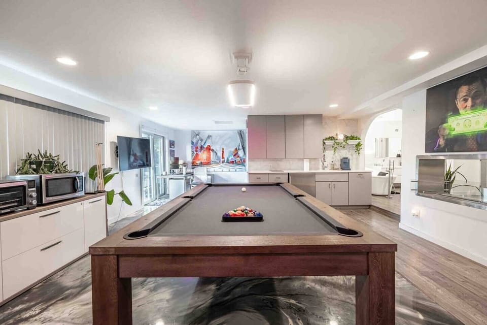 Strip kitchen