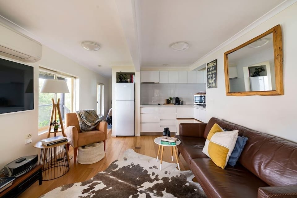 Living / Kitchen (2)