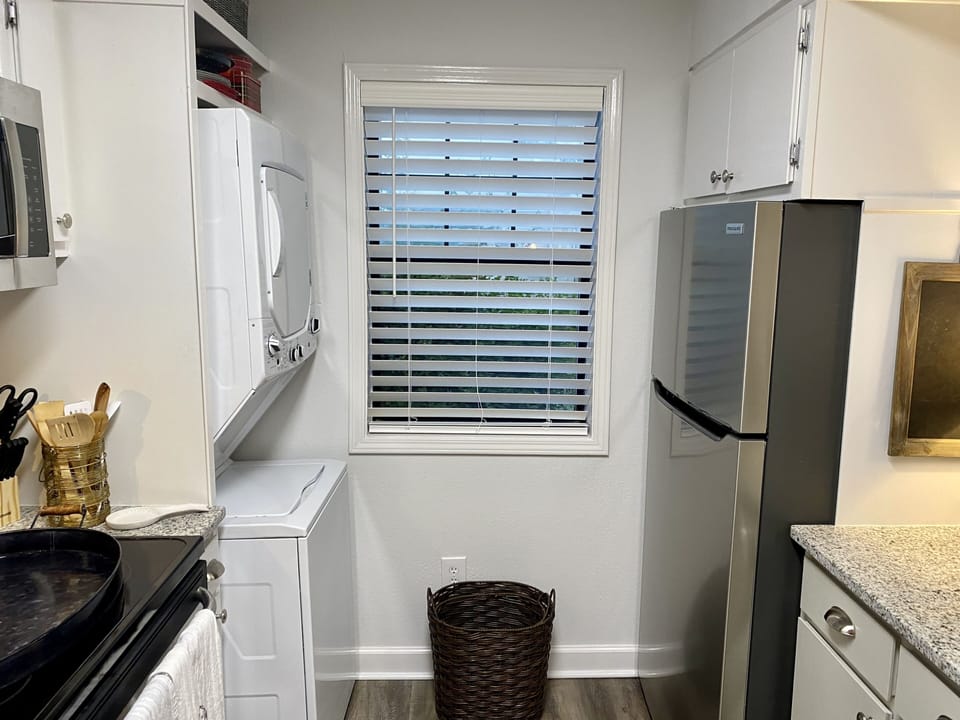Fully renovated kitchen + washer/dryer