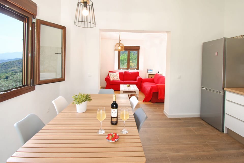 An open kitchen that is well equipped doesn't make cooking a punishment...