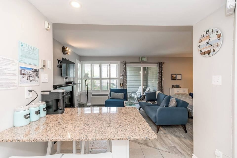 Open concept. Coffee and tea for your pleasure.
