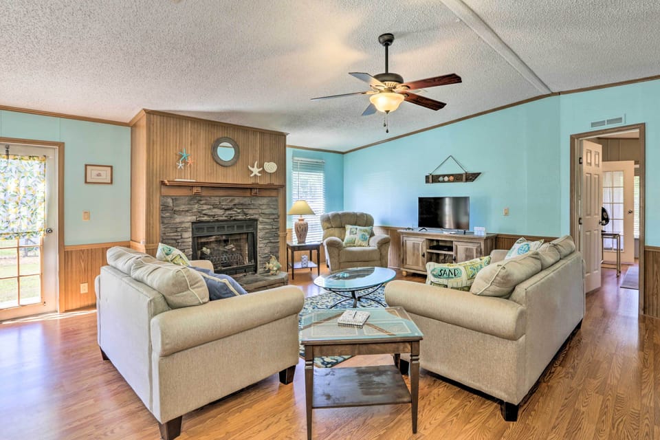 Steinhatchee Vacation Rental | 3BR | 2BA | 1,800 Sq Ft | Steps Required