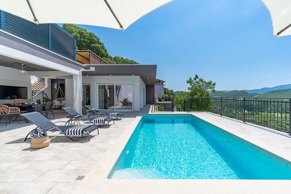 Villa Stella with 32 sqm private heated pool, Jacuzzi, Sauna, Media room, 3 bedrooms, 6+2 pax