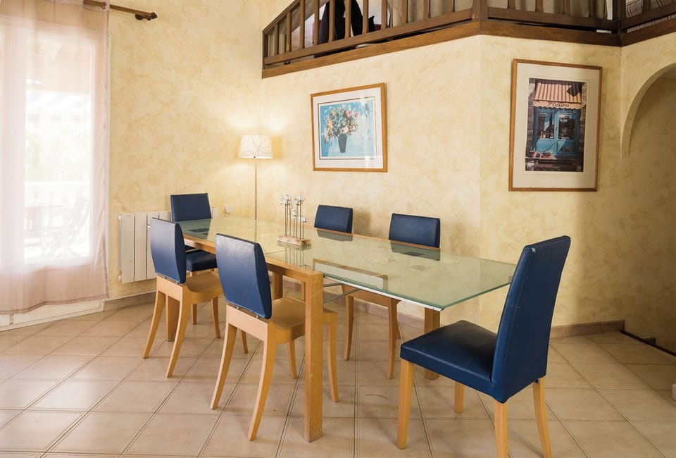 Indoor dining (seats up to 12)