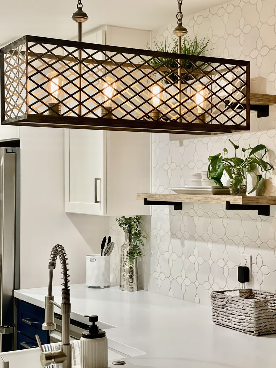 The Blue Jewel welcomes you! Open amazing kitchen to living space & so much more