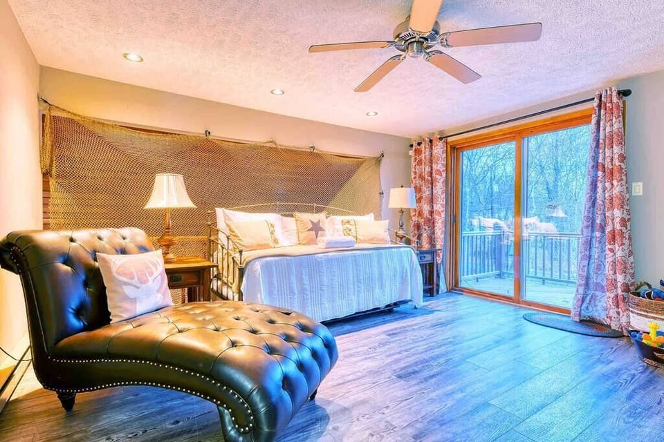 Loft Space | There's a trundle with two twin side beds