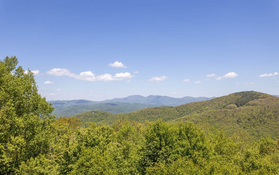 Beech Mountain Vista is Nestled Amongst Mountains with High Elevation