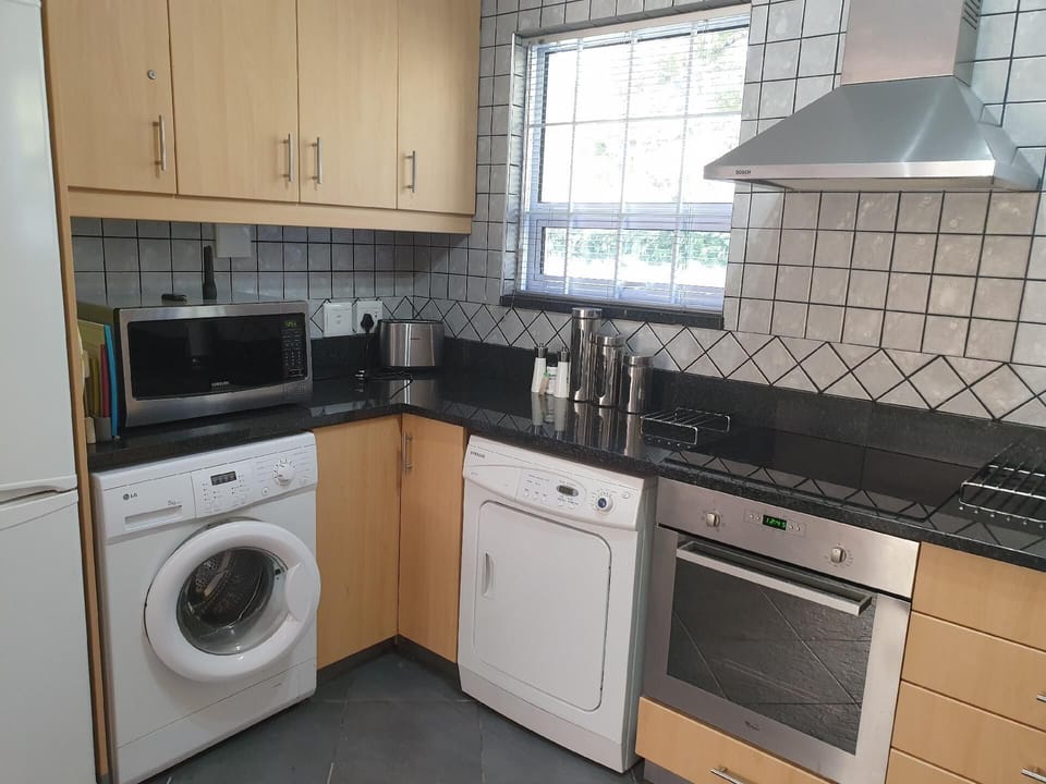 Cottage Cabernet - Fully fitted Kitchen