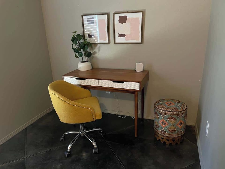 [Master Bedroom] Work area 