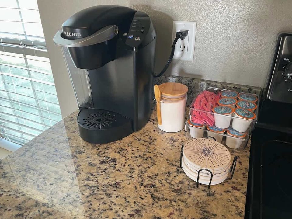 [Coffee Bar] Keurig Coffee Machine with complimentary coffee provided 