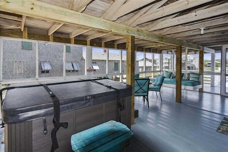 Hot Tub On Screened Porch