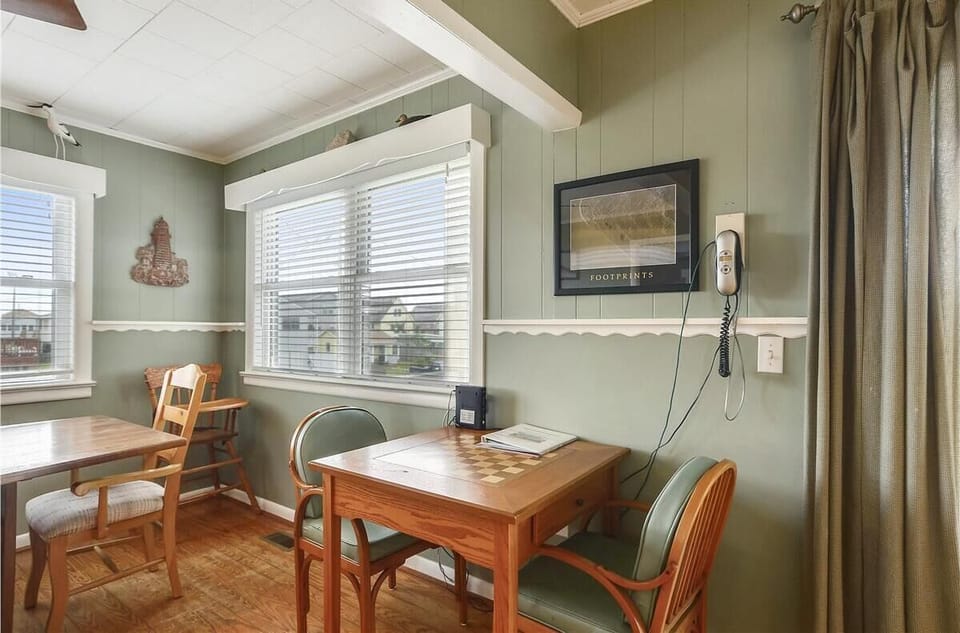 Game/Puzzle Table