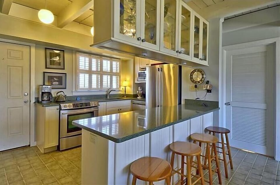 Breakfast bar