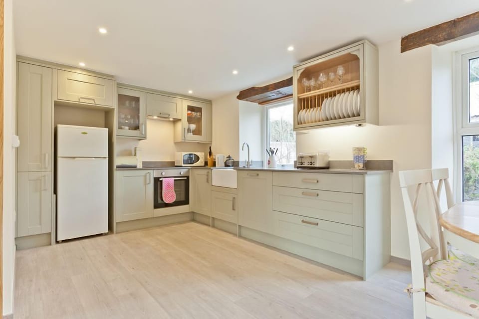 Secret Cottage Coniston kitchen