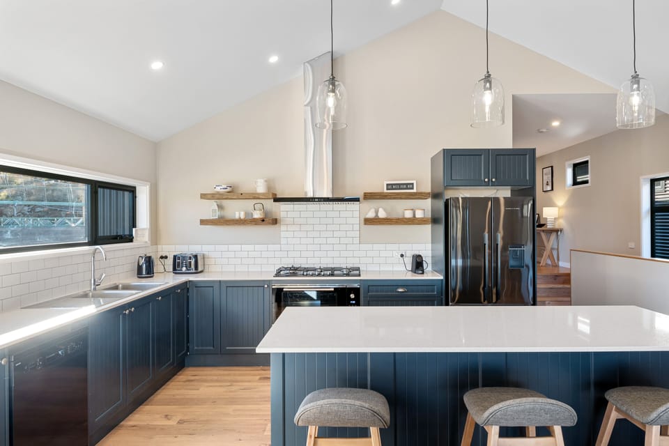 Luxury kitchen with large fan oven and 5 ring gas hob,  dishwasher, 