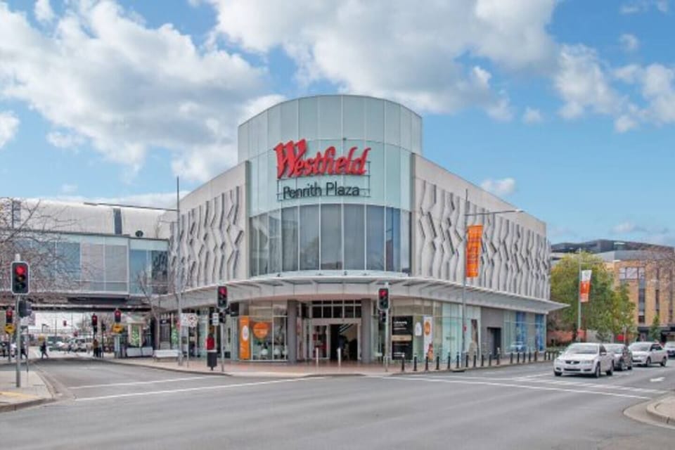 6 mins drive to Westfield Penrith
