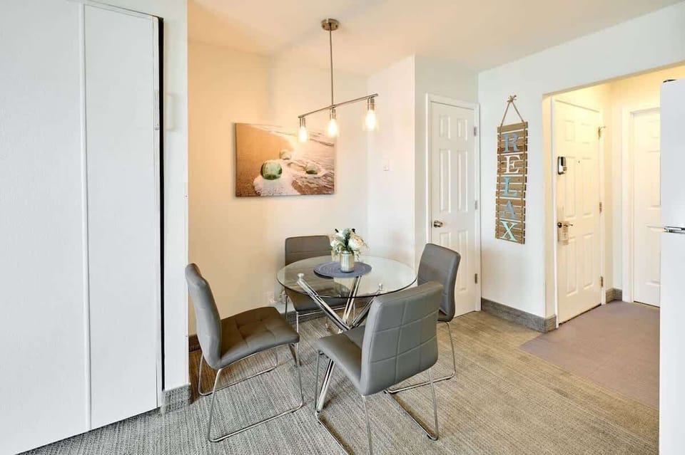 A cozy dining space