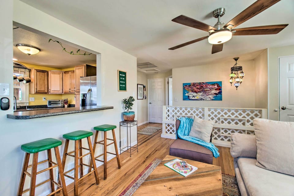Living Room | Breakfast Bar