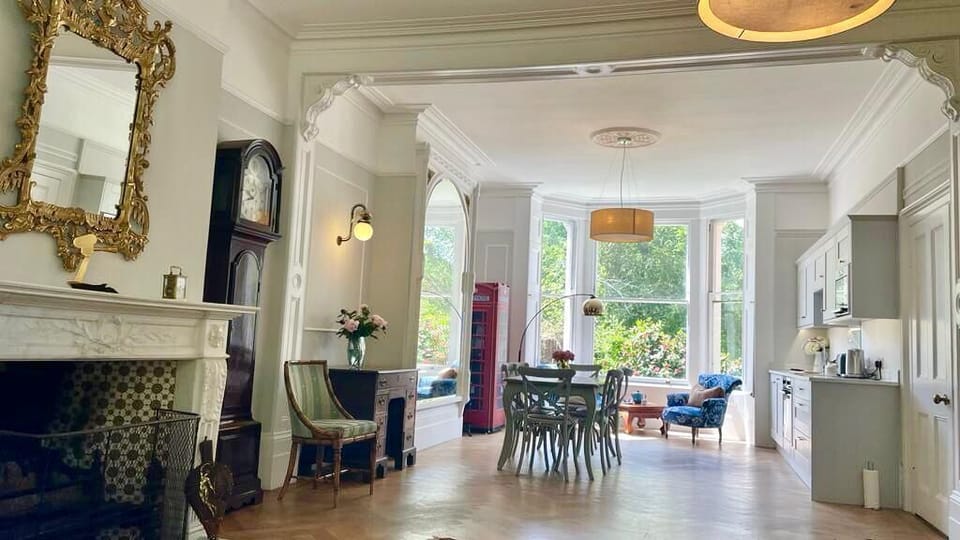 Grand Double Aspect Room 