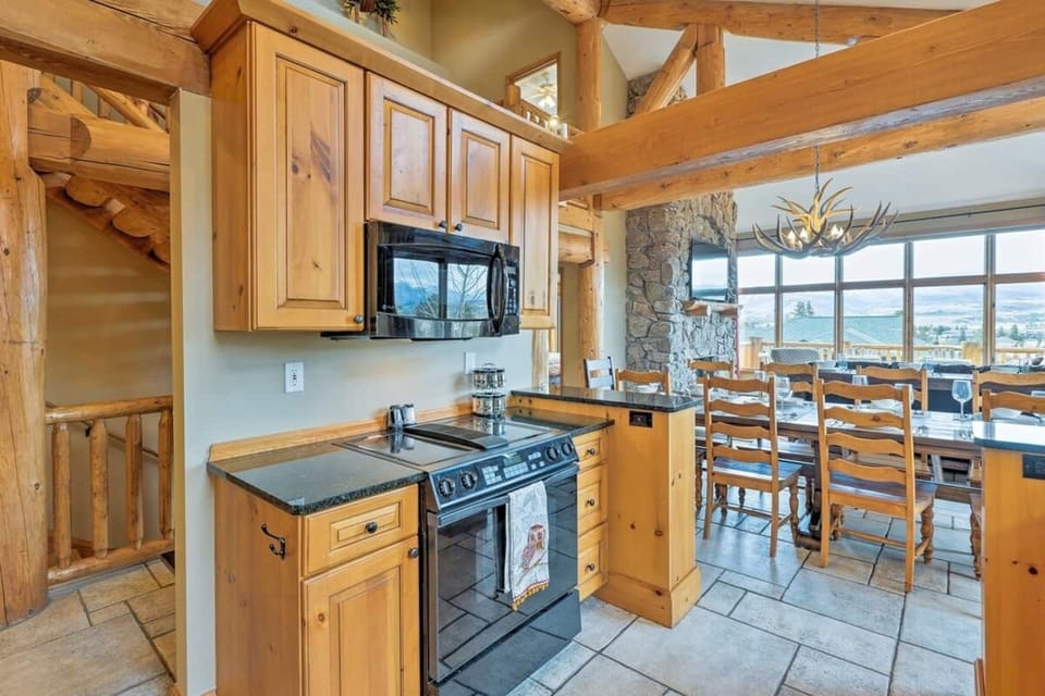 Gourmet Kitchen